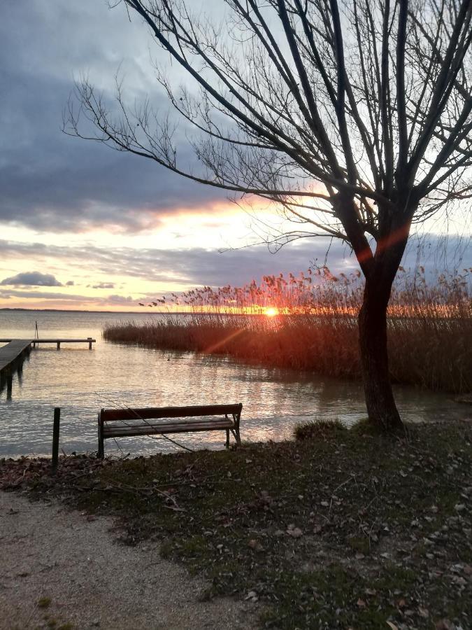 Eldoradó Fogadó és Kemping Vonyarcvashegy Exterior foto